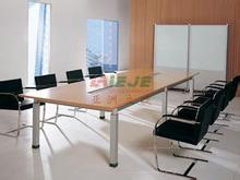 如何选择一个功能效率及舒适性高的会议桌